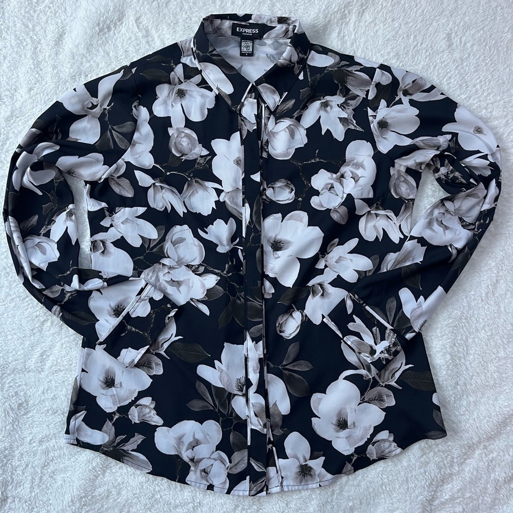 Express Women’s Black and White Floral Blouse